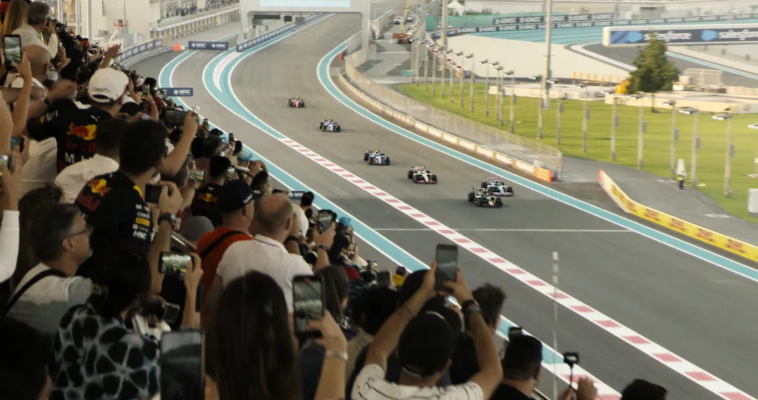F1 더 무비 영화로 돌아온 브래드 피트